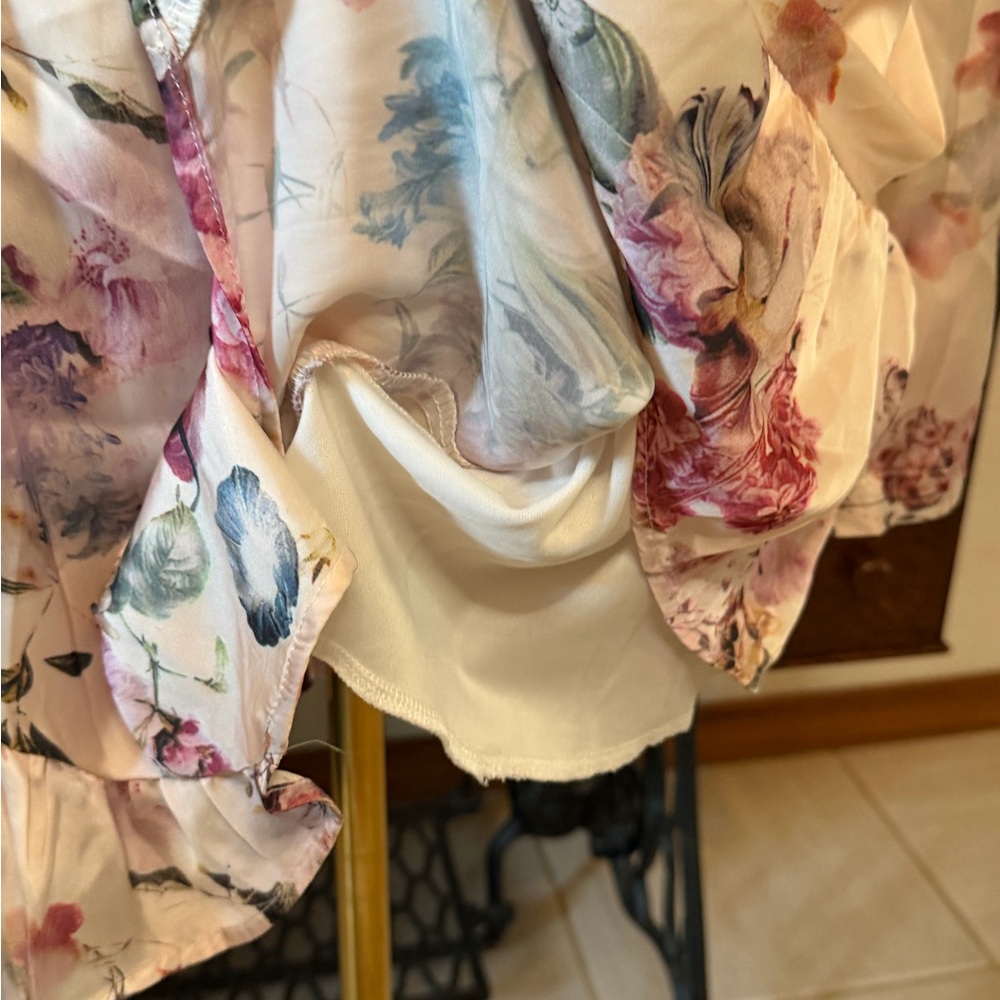 Missguided Floral Romper - Picture 7 of 7
